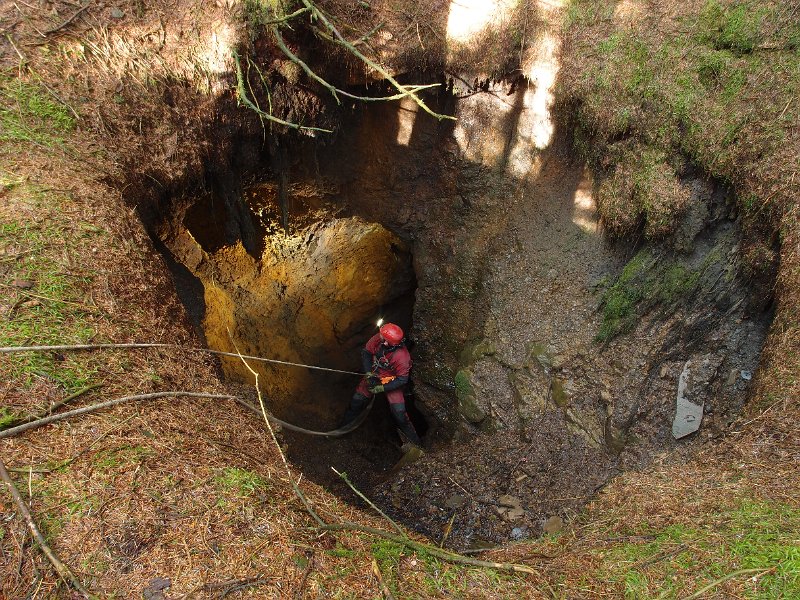 PA164178.JPG - In the 2nd shaft, a level can be seen just below the surface.