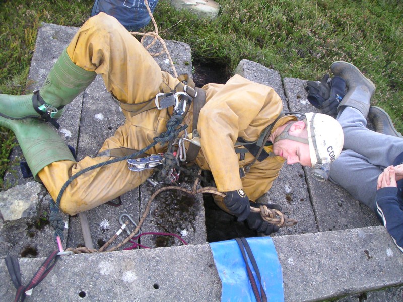 ss_flintyfellshaft3.jpg - Caplecleugh Vein Shafts: Rigging of the third shaft on the Flinty Fell.