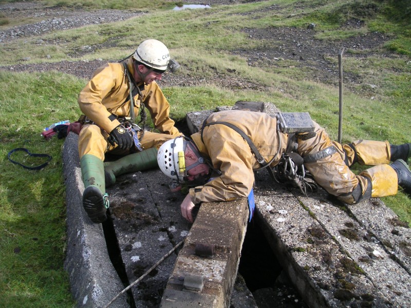 ss_gateshaft1.jpg - Caplecleugh Vein Shafts: Rigging the shaft near the gate, this one is referred to as the 'Old Shaft' on plans.