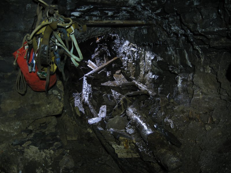 Img_4507.jpg - Debris pile at the bottom of the shaft.