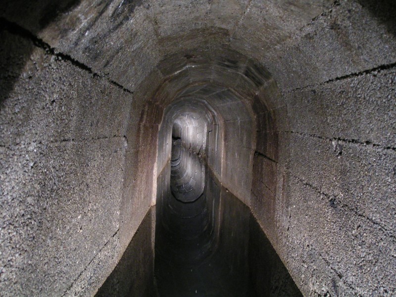 wgs10_upstreampass1.jpg - Looking upstream from near the shaft bottom.