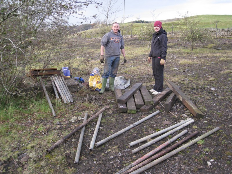 IMG_4727.JPG - Materials for the shorting up.