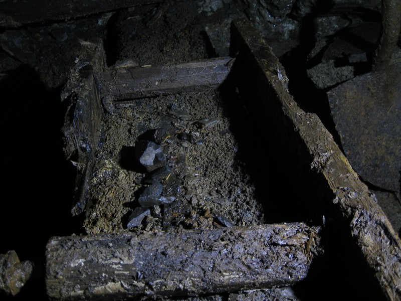 IMG_4774.JPG - Piece of laddering.