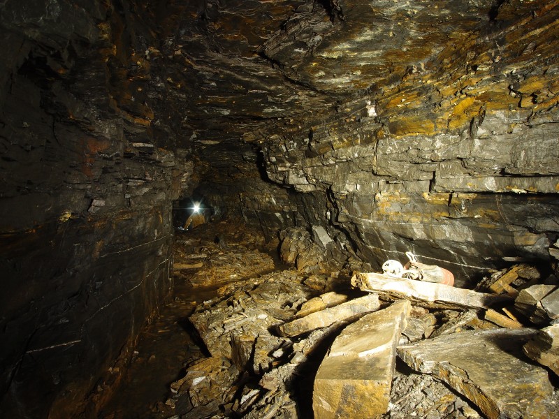 P7281386.JPG - A clear water channel is forming.