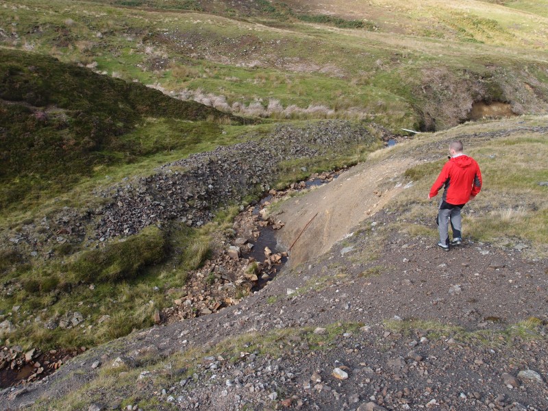 P9291656.JPG - Pipe sticking out from the tip.