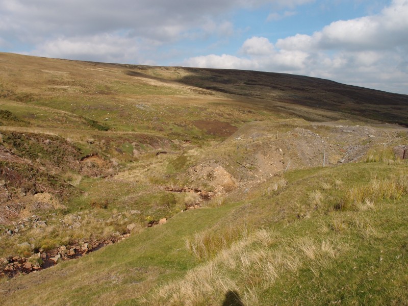 P9291659.JPG - The fenced crater around the site of the incline.
