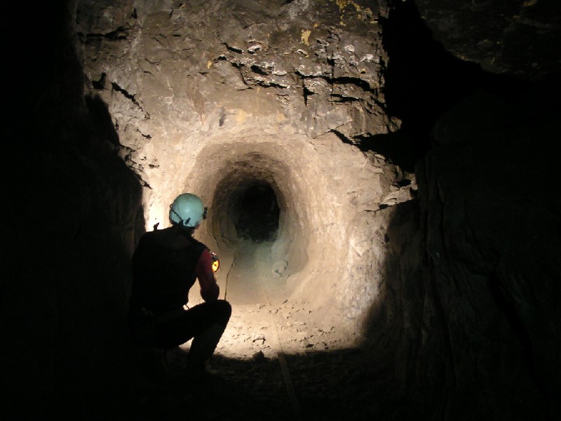 PICT0297.JPG - Illuminating the way out, via the Hard Cross Cut.