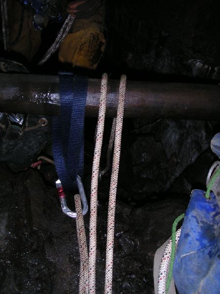 fs2sc_dogleg_anchor.jpg - Rigging on one ofthe stemples.