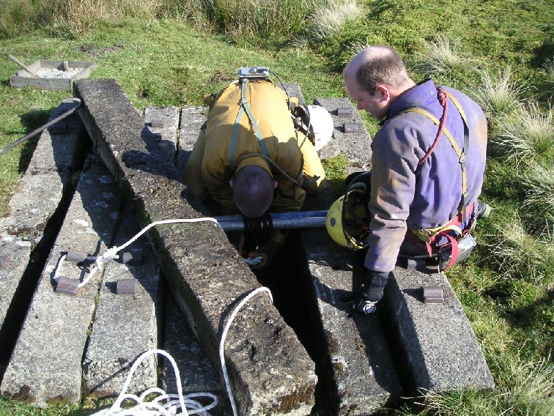 fs2sc_riggingshafttop.jpg - Rigging the top of Frog Shaft.