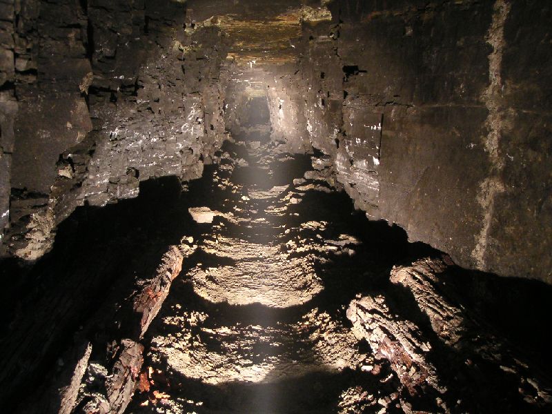 middlecleugh_lc_vein2.jpg - Middlecleugh Level, looking east along the Longcleugh Vein.