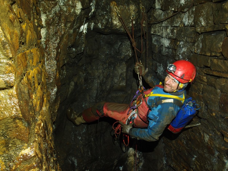 P4017314.JPG - Julian abseiling down to the cross cut.