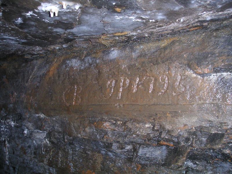 scaleburn_minersdate.jpg - The miners graffiti at the top of the steps on Scaleburn Vein.