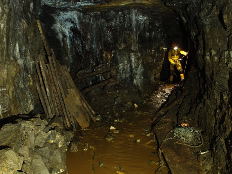 PA306691.JPG - Junction to the otehr side of Proud's Sump on Hanginshaw's  Branch Level.