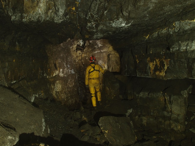 PA306695.JPG - Collapsing stopes past the drop down on Rampgill Cross Vein.