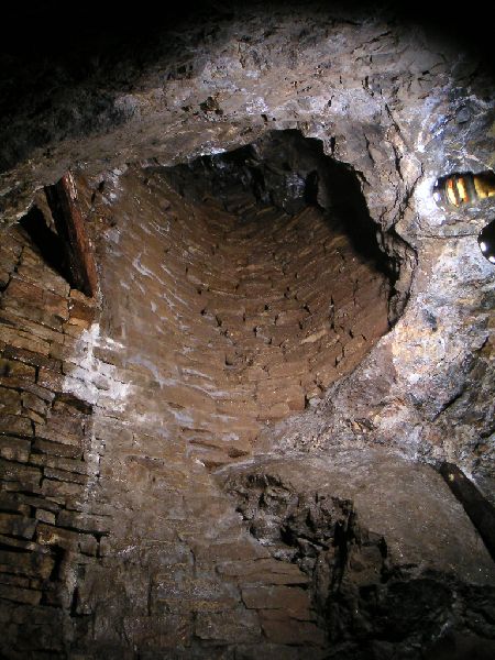 cl_risewalling3.jpg - One of rises of Carr's Level, the stone work here is particulary fine.