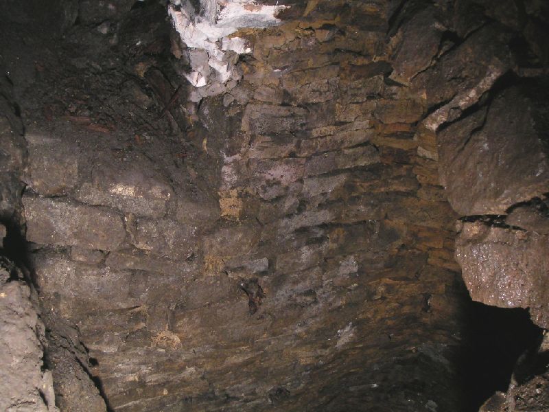 sc_dropintobellchamber.jpg - The drop into the bell shaped chamber.