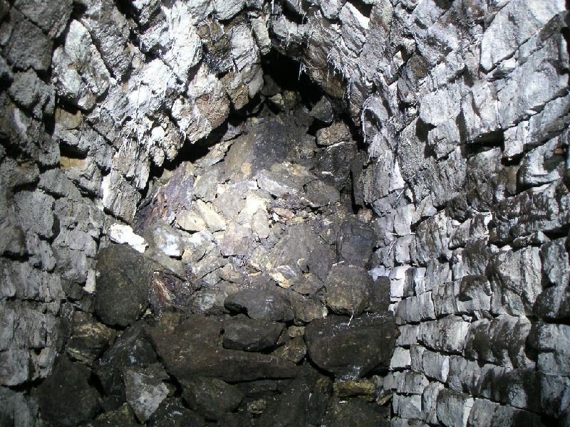 sc_whimseysublevel1.jpg - Same passage but looking north.