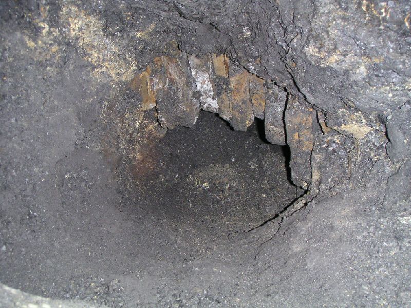 sc_ne_handsome_collapse2.jpg - Inside the collapse cavity, looking towards the entrance.