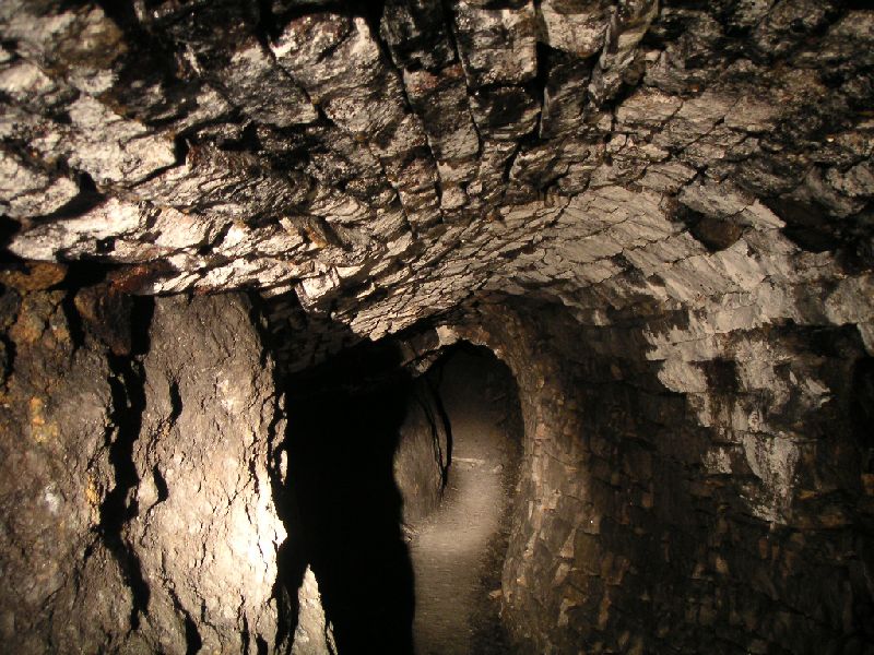 sc_sublev_passage.jpg - The sub level passage right by the bottom of the sump.