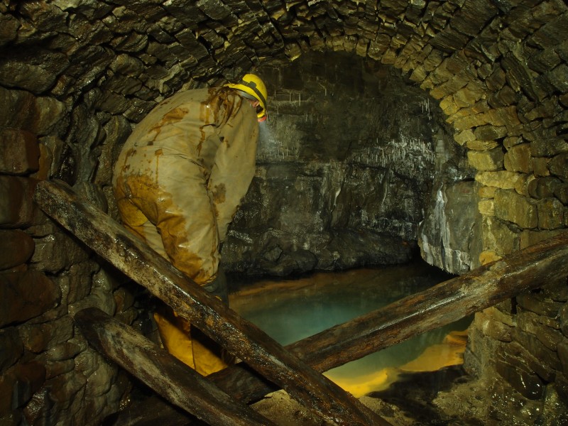 PA043170.JPG - Flooded sump that connects with the sump in the level of the first junction.