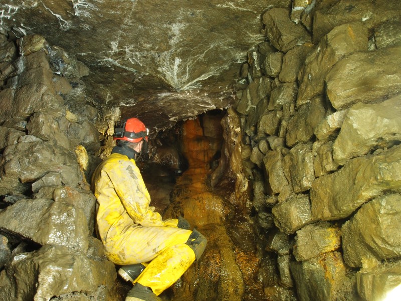 PA296635.JPG - Iron stained calcite flow. North Vein level.