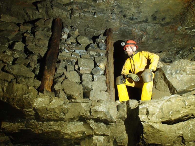 PA296662.JPG - Pillars and stacked deads.