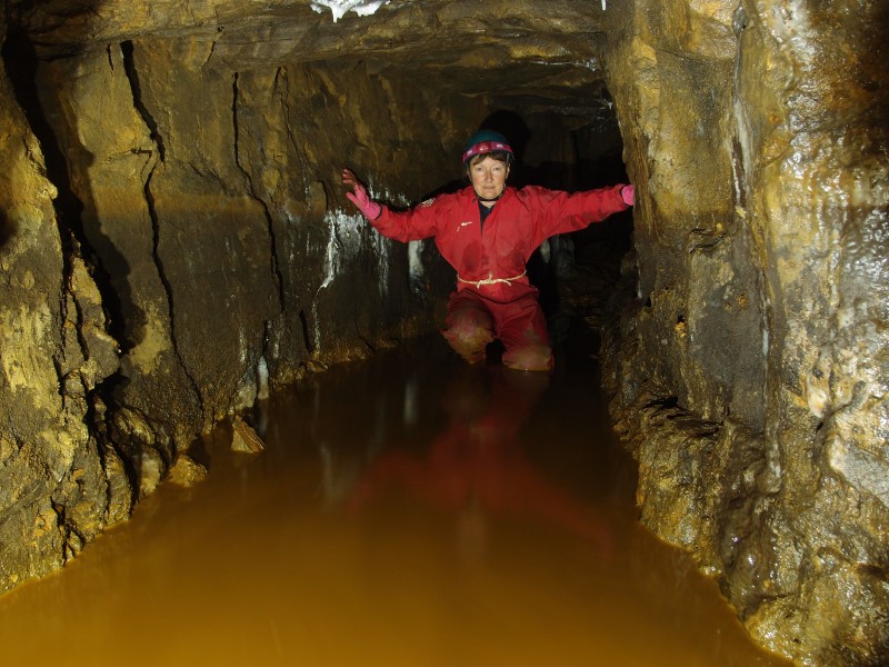 P6165235.JPG - Level along the vein, east side.