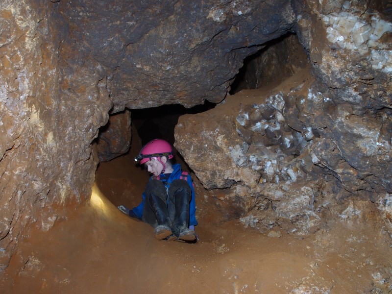 P3047090.JPG - Bottom of Devils Pit.