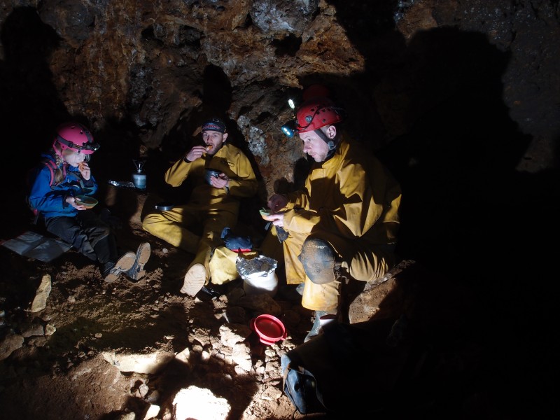 P3047099.JPG - The lunch of all lunches - spagetti hoops and heavily buttered bread all round.