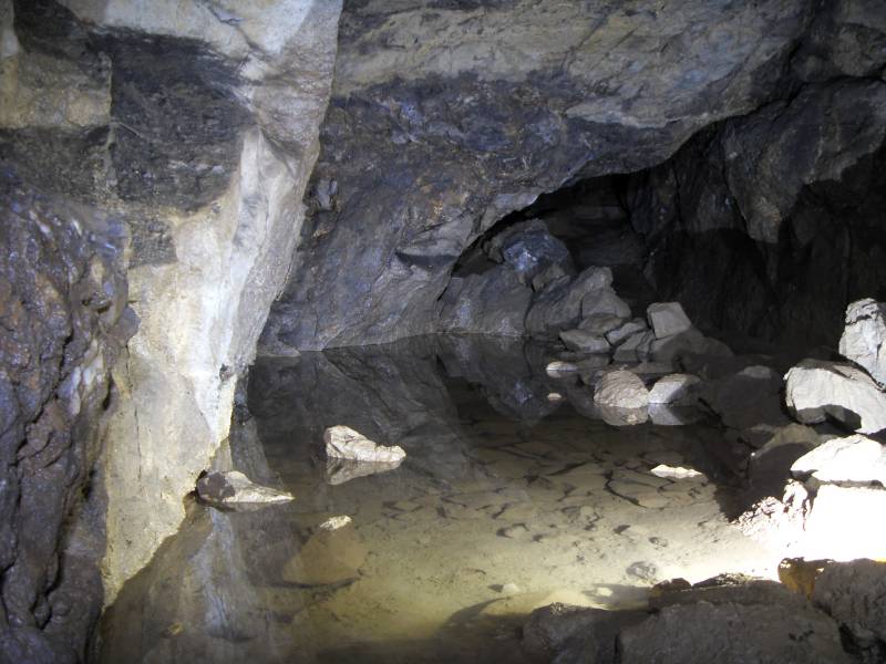 16_wp_poolnearww2.jpg - The shallow pool near the Wishing Well.