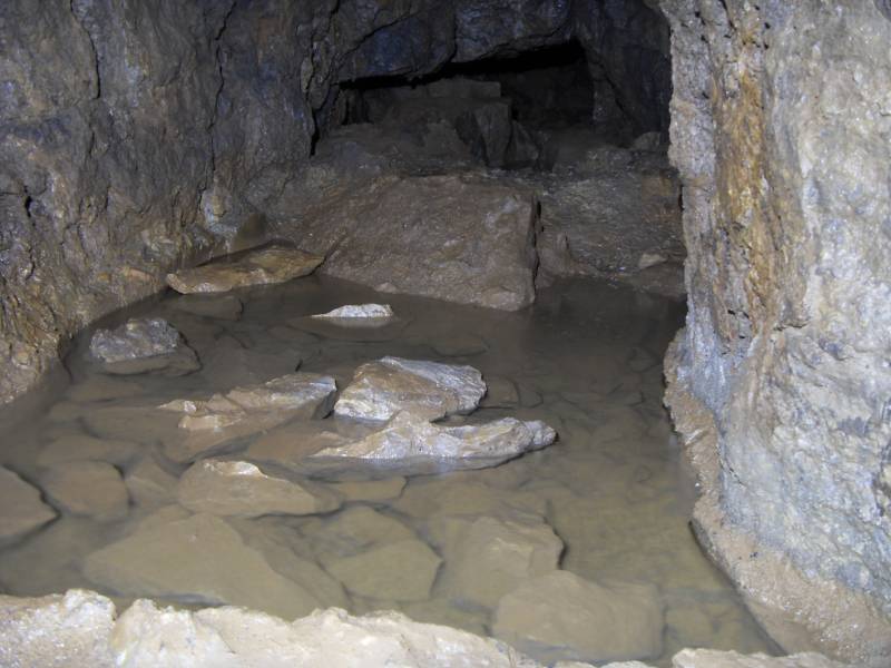 17_wp_wishingwell1.jpg - The full glory of the Wishing Well, well....