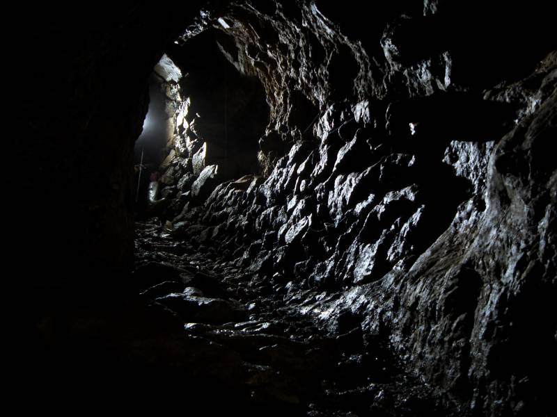 20_wp_cc_adit_passage.jpg - The passage that was the entrance for the Cumberland Cavern end.