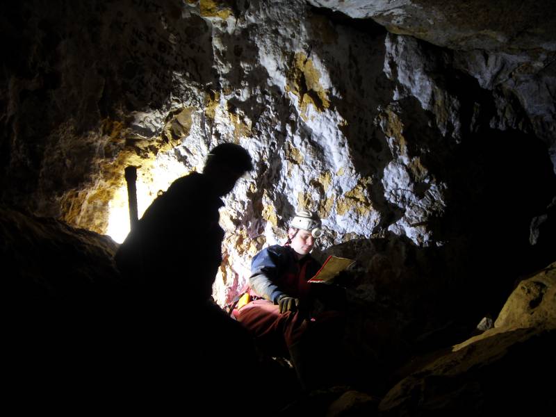 49_wp_selenitechamber3.jpg - View into the Selenite Chamber.