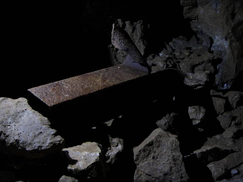 62_wp_4thstope_vent.jpg - Ventilation trunking in the Forth Stope.