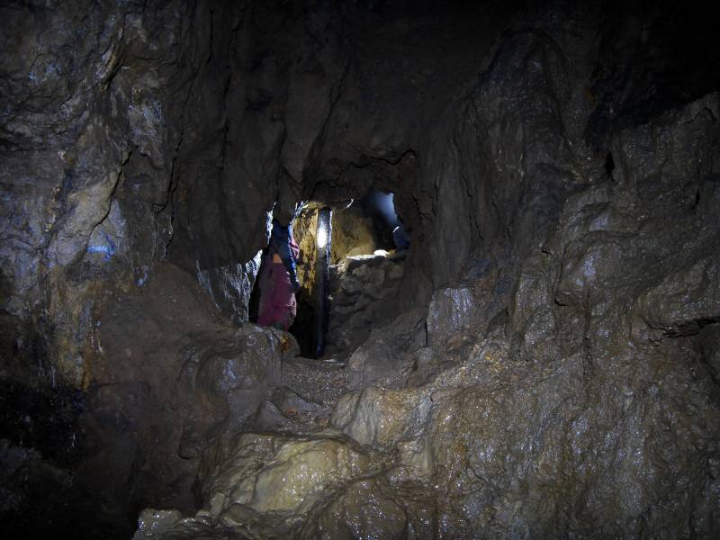 67_wp_3rdstopedeads_stemple.jpg - Pillar and deads, Third Stope.