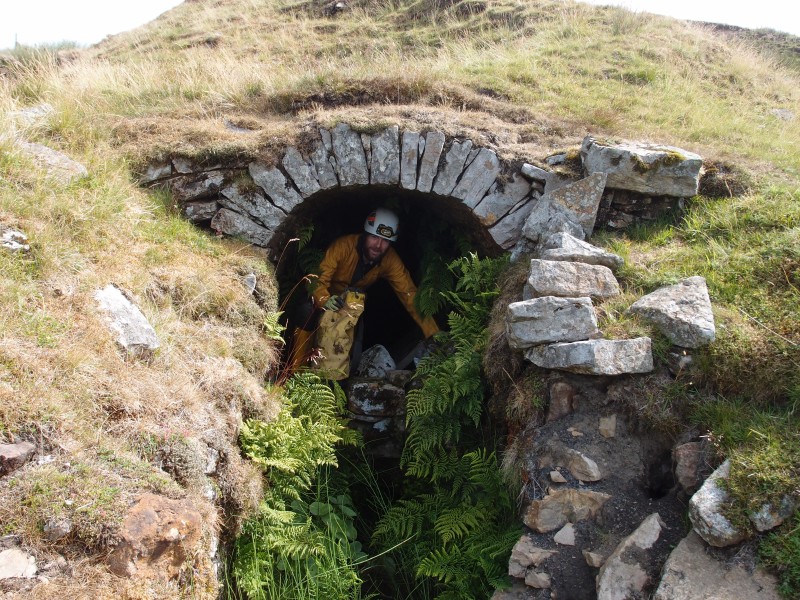 P7259800.JPG - Coming out.