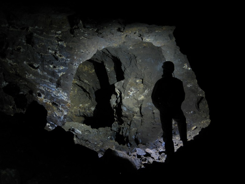IMG_5560.JPG - Inside a long cavity above the horse level.