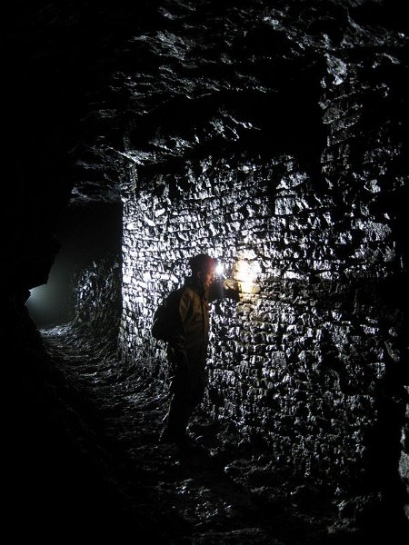 Img_5573.jpg - Dressed stone walling.