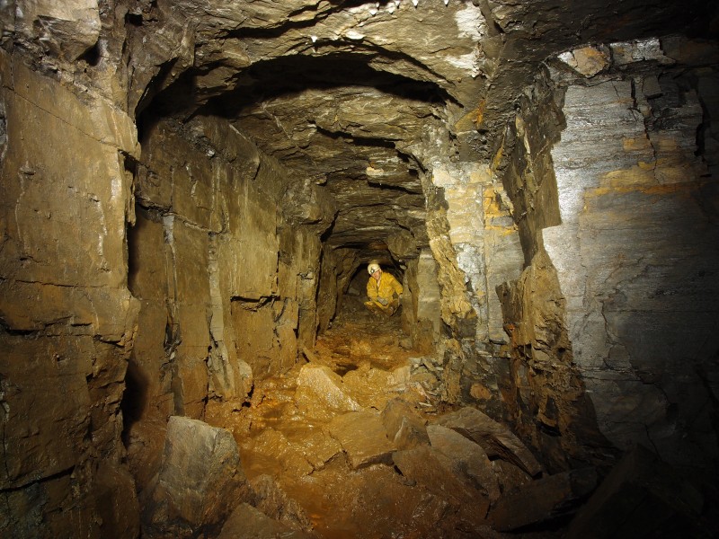 P7260297.JPG - Fall, some 30m in, on the Old Groves Vein branch.