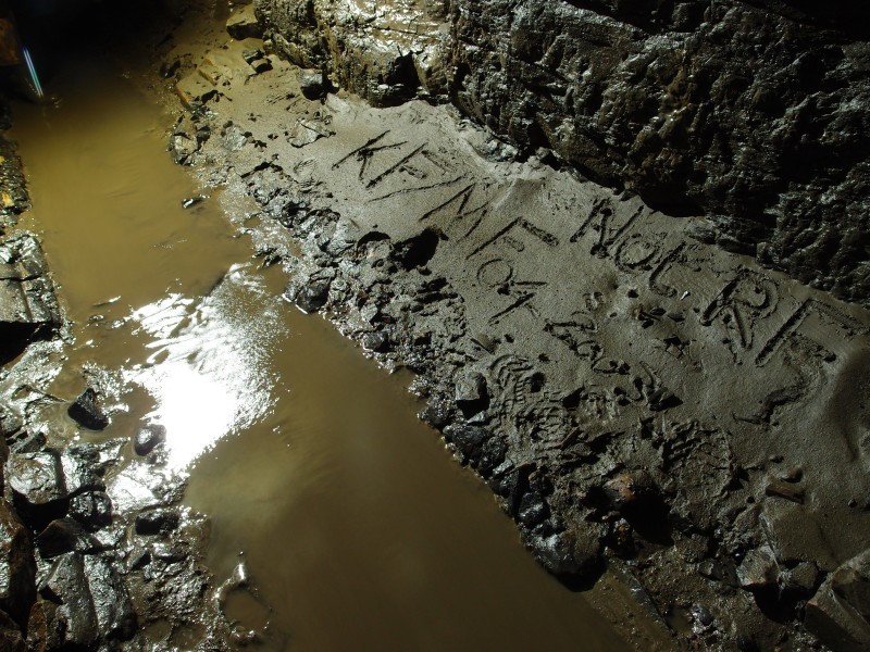 P7260301.JPG - Karli and Mark's last visit, April 2003.