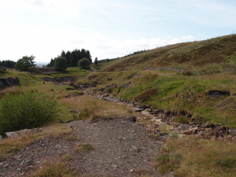 P7260354.JPG - Dressing floor remains and Garrigill Burn.
