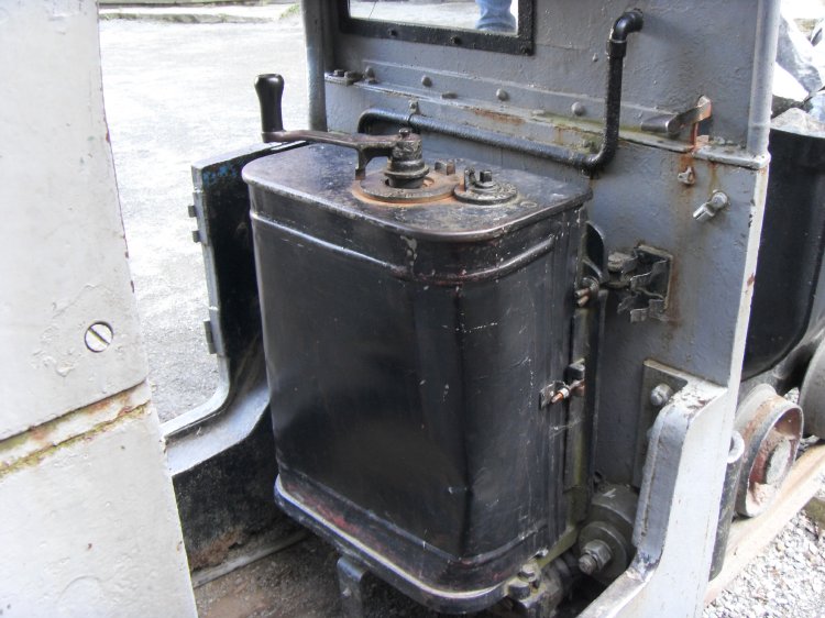 zs_surface06.jpg - Speed contoller.