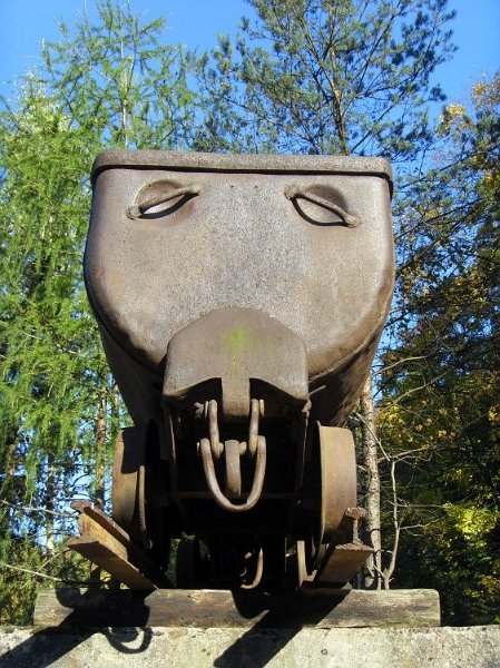 zs_surface16.jpg - Sad truck.